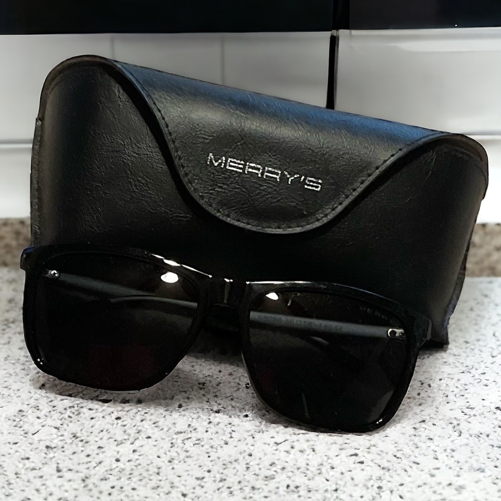 MERRY’S VINTAGE POLARIZED SUNGLASSES IN Black with CASE